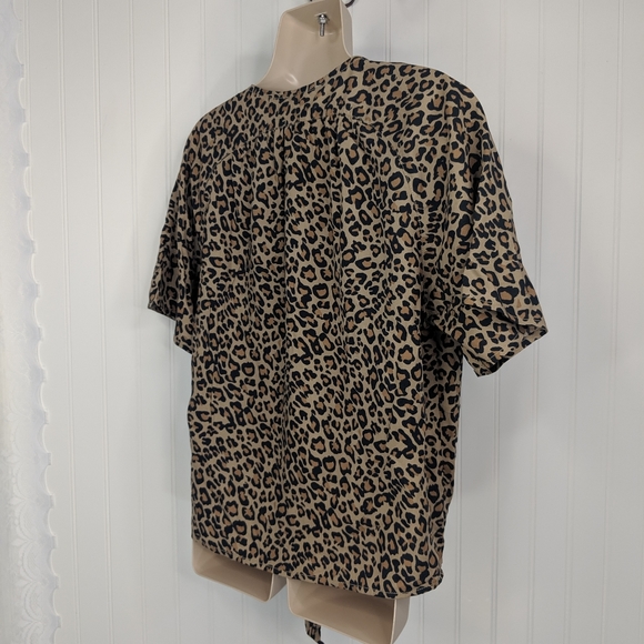 Beachlunchlounge Kada Leopard Print Tie Front Top - Picture 6 of 8